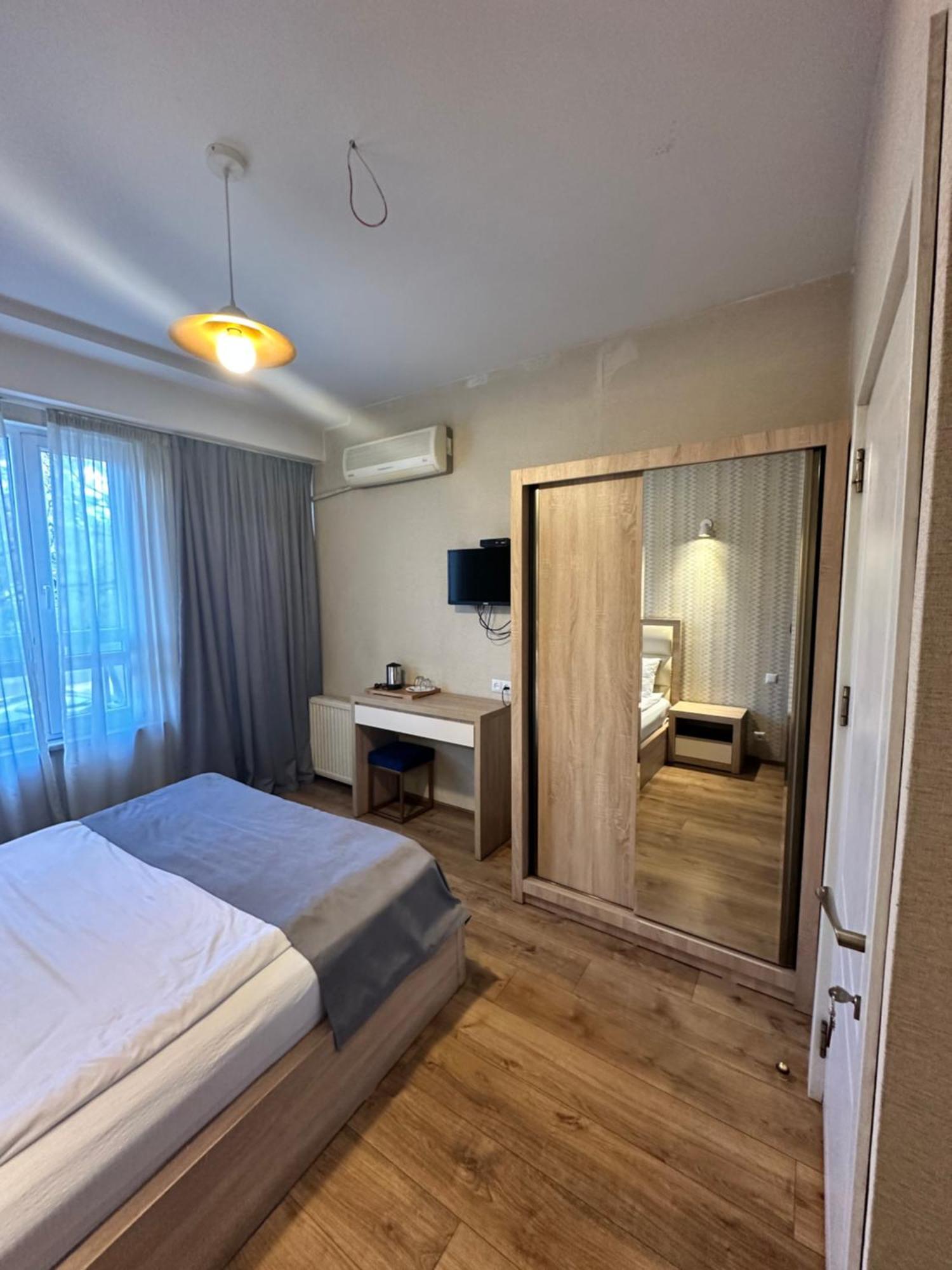 Hotel Lile Tbilisi Eksteriør billede
