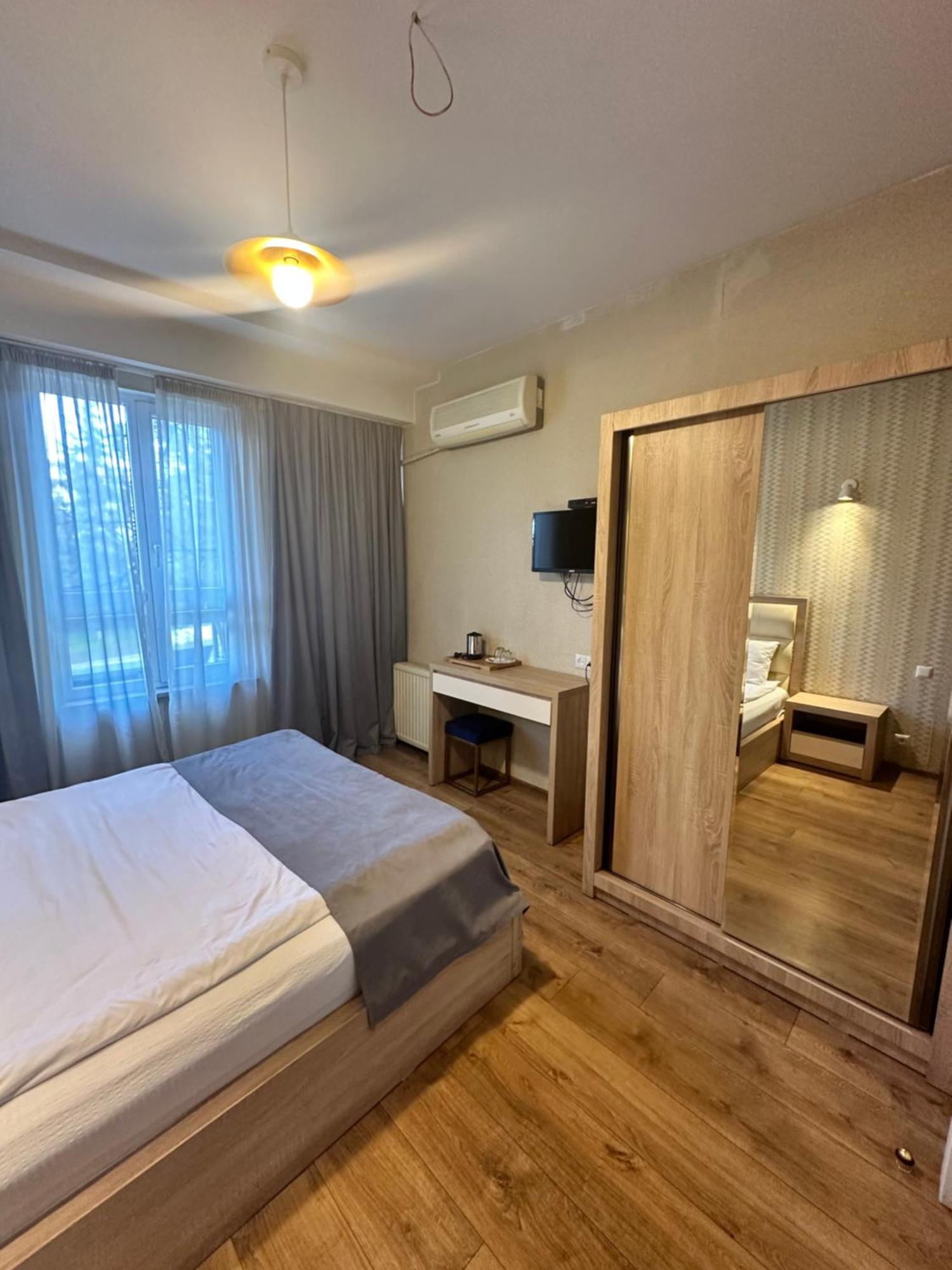 Hotel Lile Tbilisi Eksteriør billede