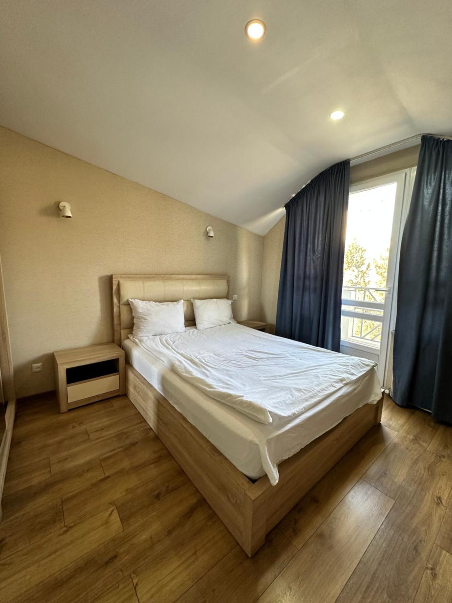 Hotel Lile Tbilisi Eksteriør billede